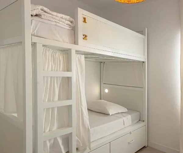 Sun Lovers بيت شباب البوفيرا